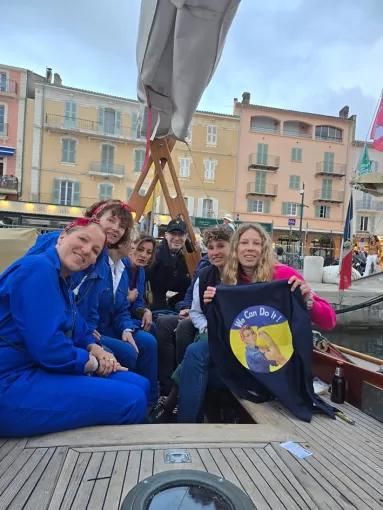Personnalisation de chemises d'équipage pour évènement proche de Saint-Tropez, Marseille, La Maison du Tee-shirt et du Marquage